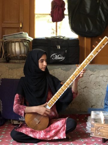 Wmc features Shabnam Bashir Sitar credit Syed Samreen 111221